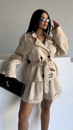 חליפת כפתורים 