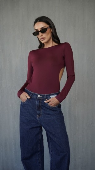 בגד גוף גב פתוח