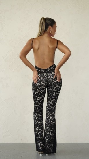 אוברול תחרה